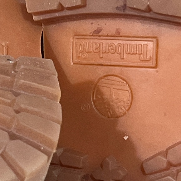 SOLD:Timberland women’s classic boot - Picture 7 of 8